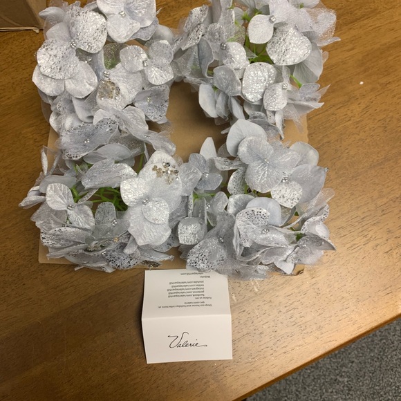 Silver hydrangeas- clip on - Picture 3 of 5